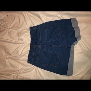 Fashion Nova - High Waisted Shorts SIZE 5